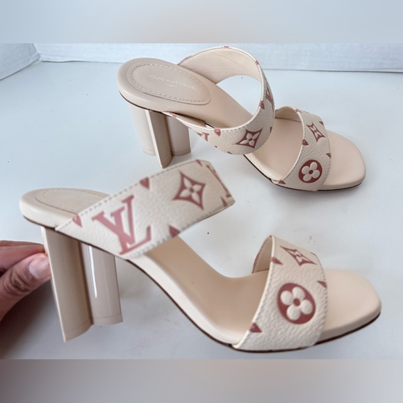 LOUIS VUITTON Silhouette Mules Slip On Heel Sandals Size 37 - Picture 2 of 16